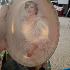 Elegant Cream Decorative Plate